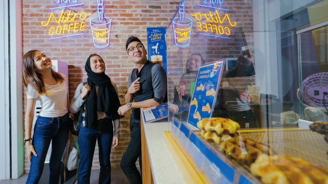 Taylor's students check out eatery