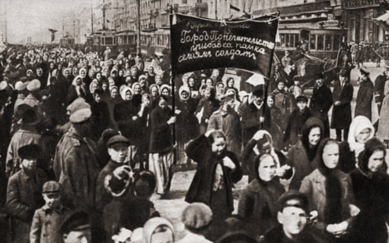 Picture from the Russian women’s march for ‘bread & peace’ during the war.