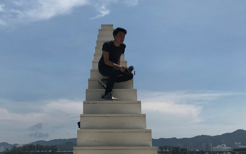 Picture 1: A shot from chest height