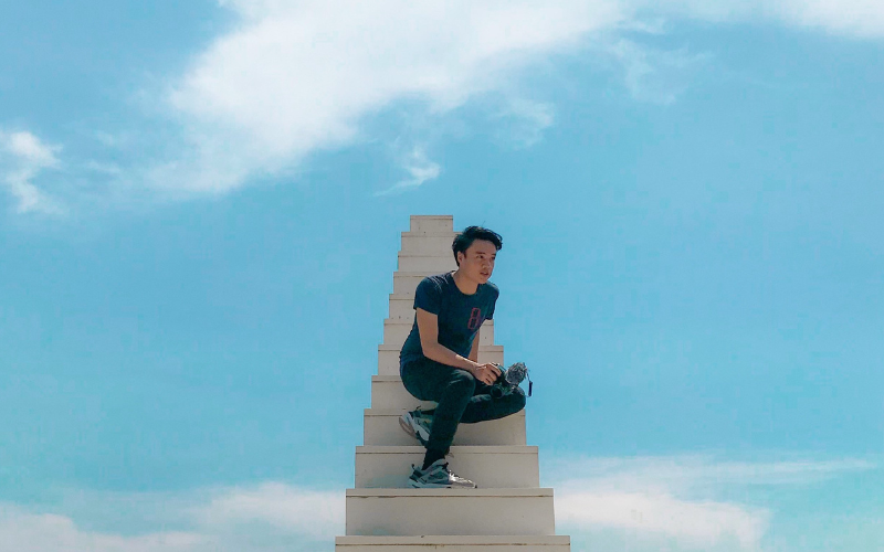 Picture 2: A shot from hand raised height