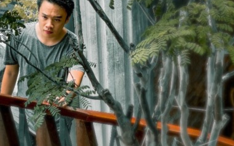 Picture 4: A shot from hand raised height