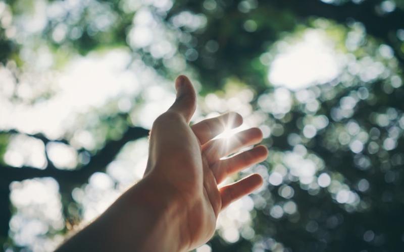 how can we be kind to others?