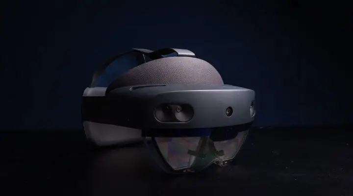 Microsoft HoloLens 2