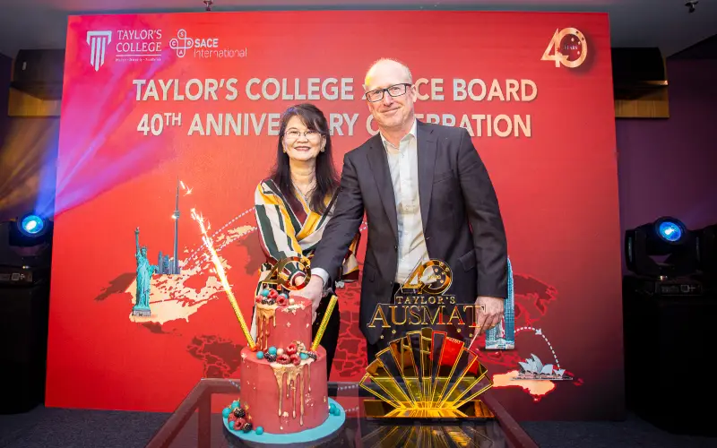 Cake Cutting - TC x SACE 40 Years