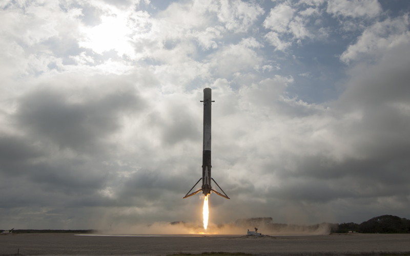 SpaceX's rocket launching