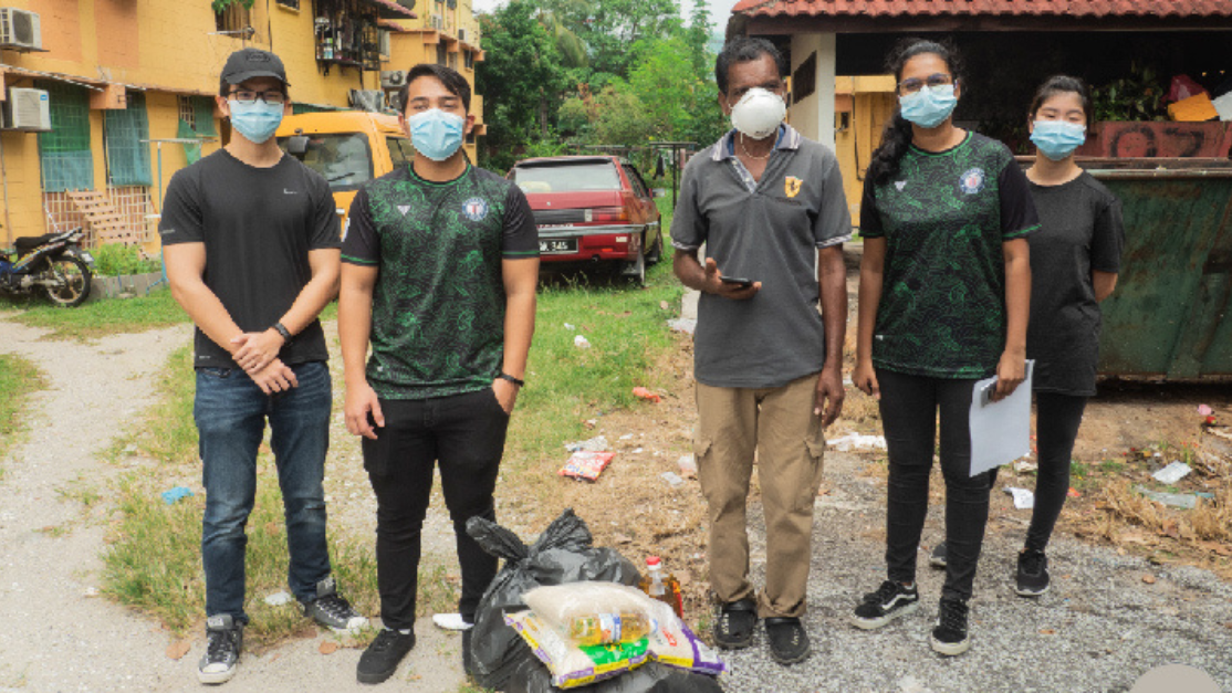 taylors handball club donating supplies to needy residents