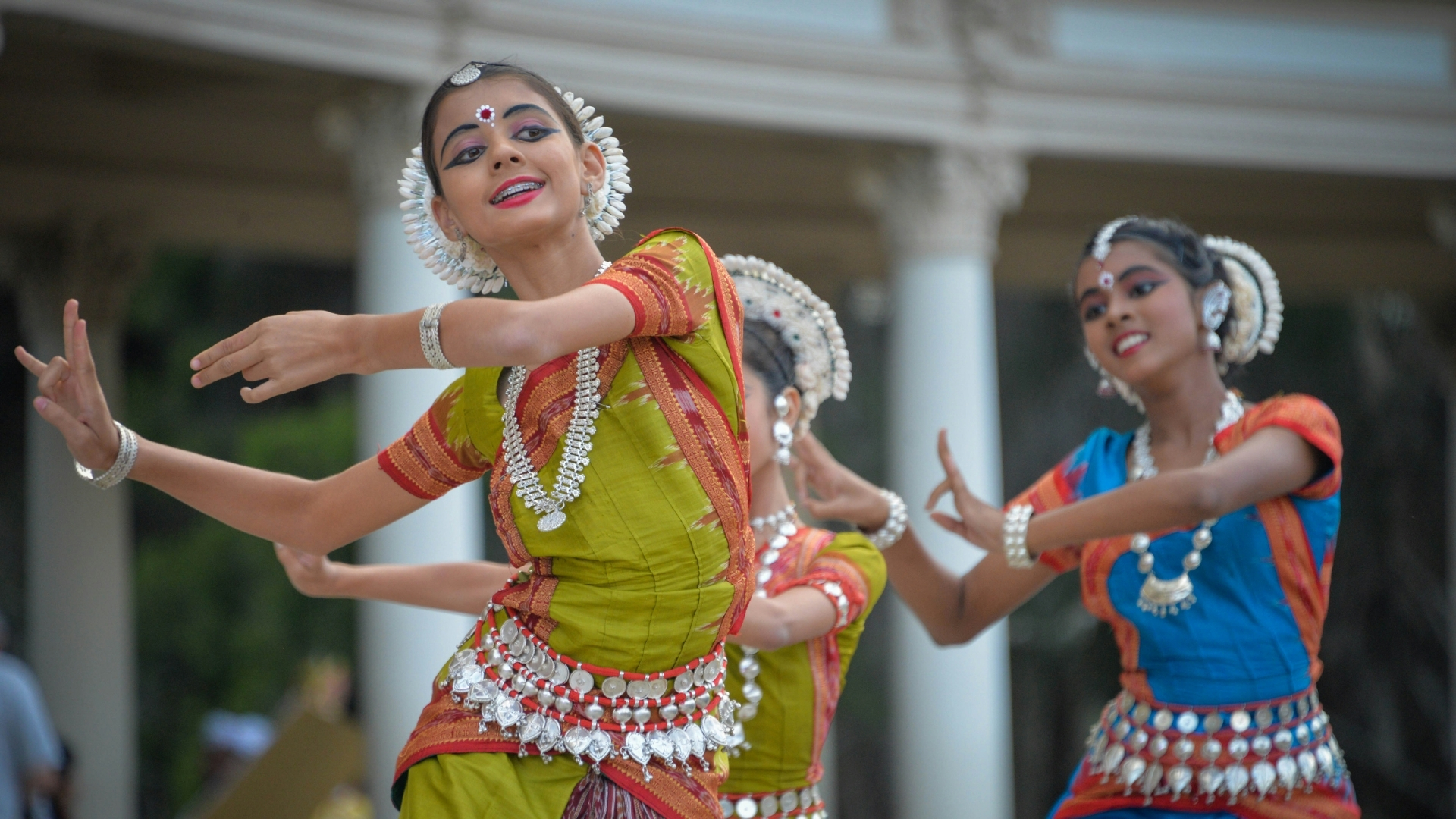 taylors sri lankan society welcome visual
