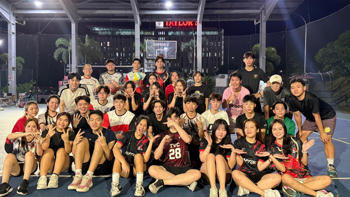 captainball club students posing after a match